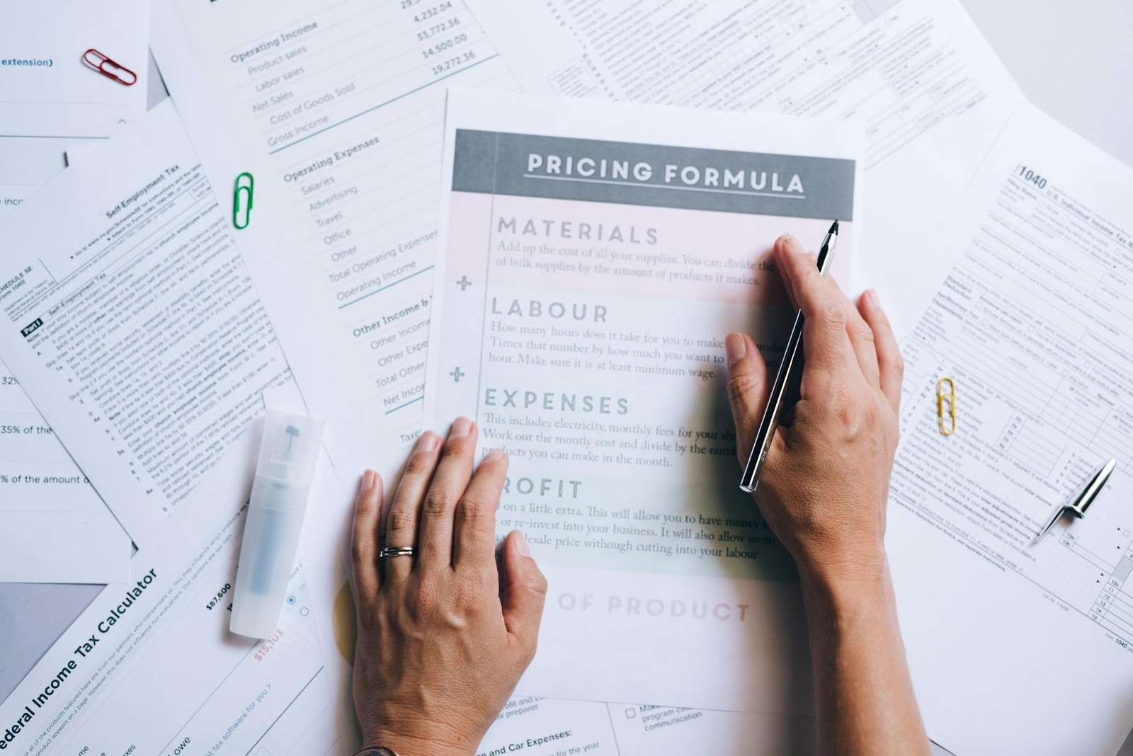 A simple recurring cleaning price calculation on paper or tablet used by a solo cleaner